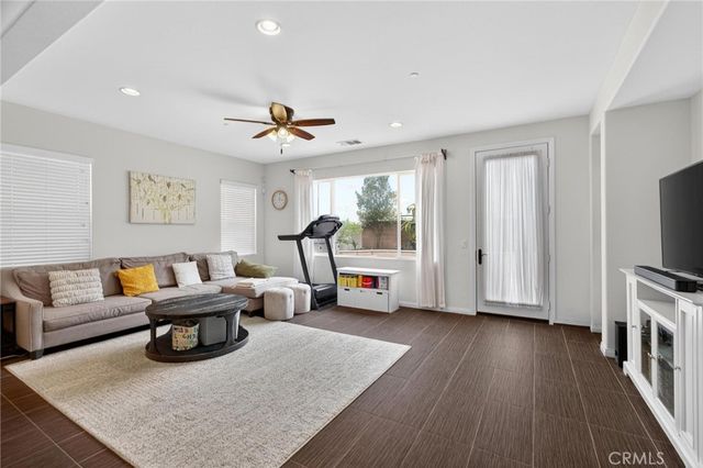 783 Gatun 243, San Pedro, CA 90731