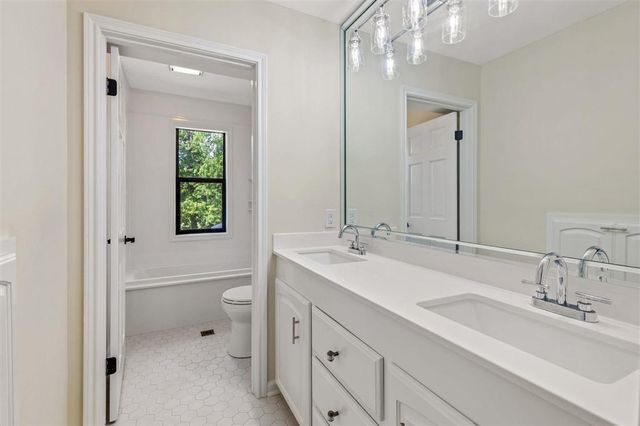 3104 Greenleaf Lane, Lake Charles, LA 70605