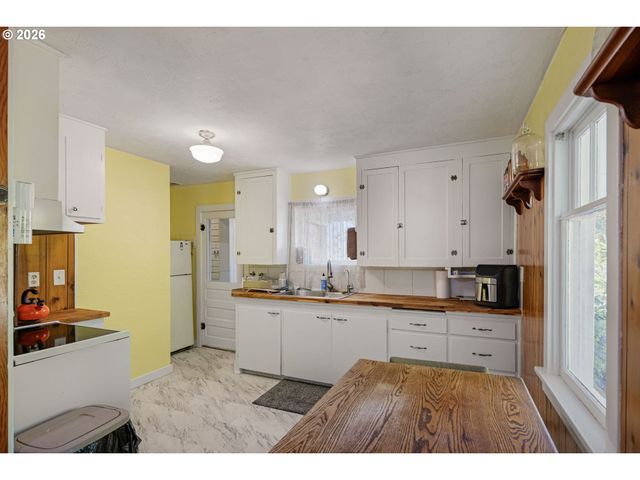 90200 COBURG Rd, Eugene, OR 97408
