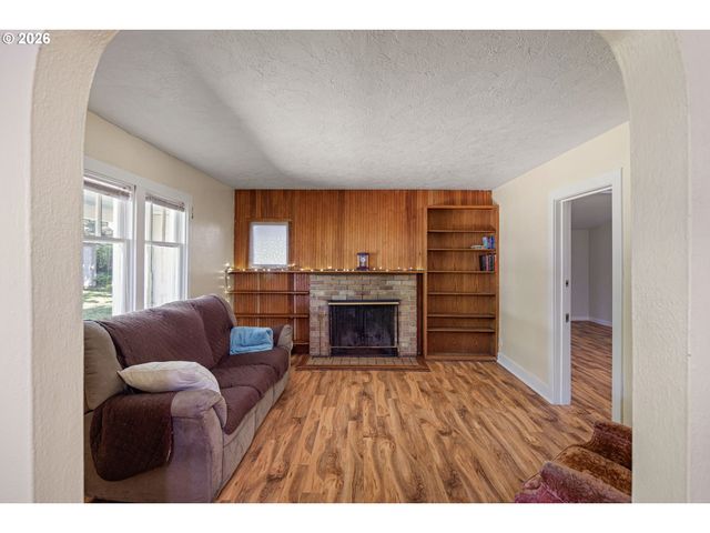 90200 COBURG Rd, Eugene, OR 97408