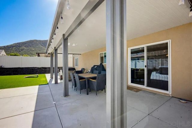 32046 Prairie Crossing Dr, Winchester, CA 92596