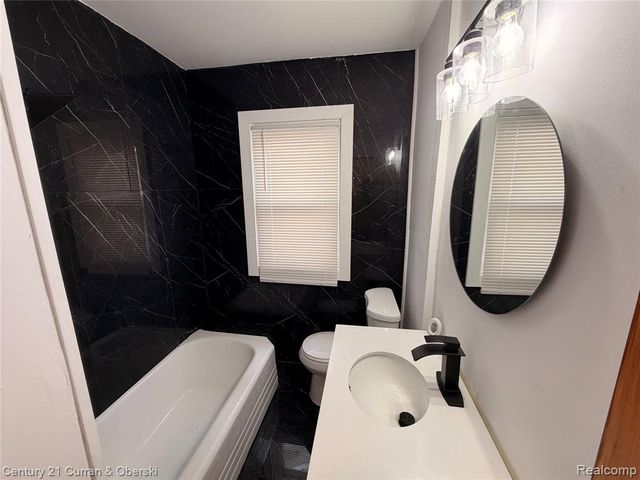 10008 Manor Street, Detroit, MI 48204