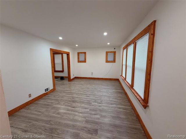 10008 Manor Street, Detroit, MI 48204