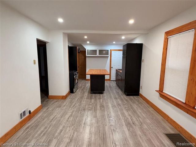 10008 Manor Street, Detroit, MI 48204