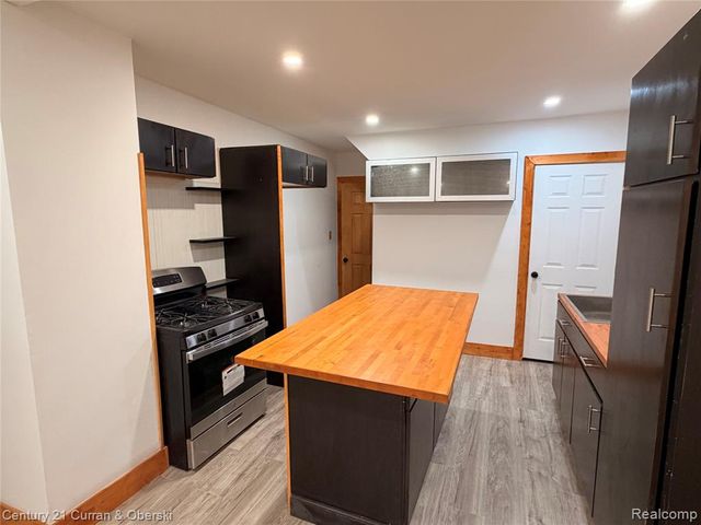 10008 Manor Street, Detroit, MI 48204