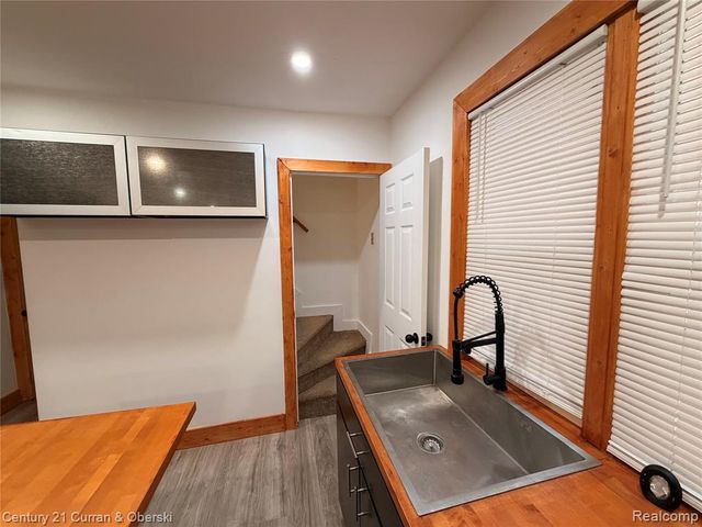 10008 Manor Street, Detroit, MI 48204