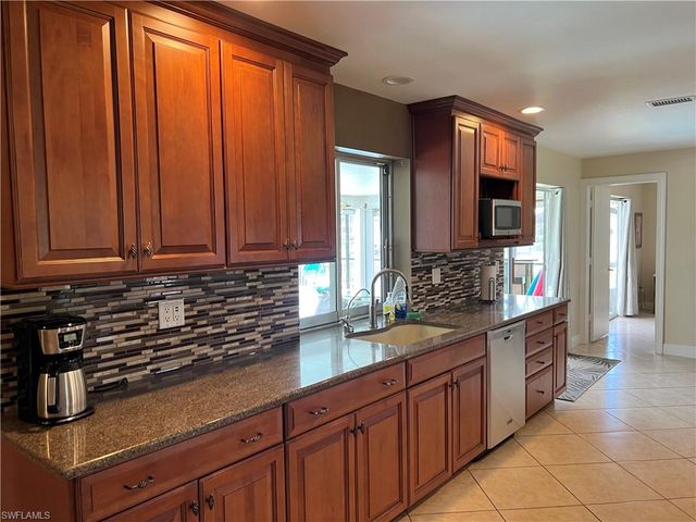 1124 SE 29th ST, Cape Coral, FL 33904