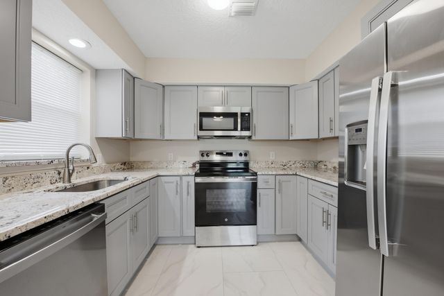 1033 Goldenrod Road, Wellington, FL 33414