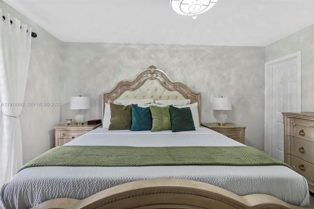 6951 Liberty St, Hollywood, FL 33024