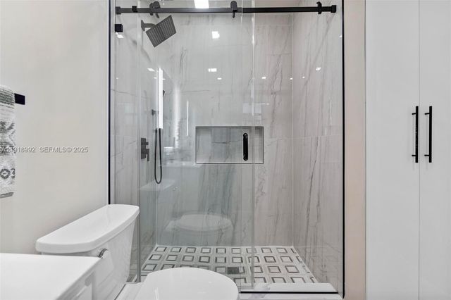 6951 Liberty St, Hollywood, FL 33024