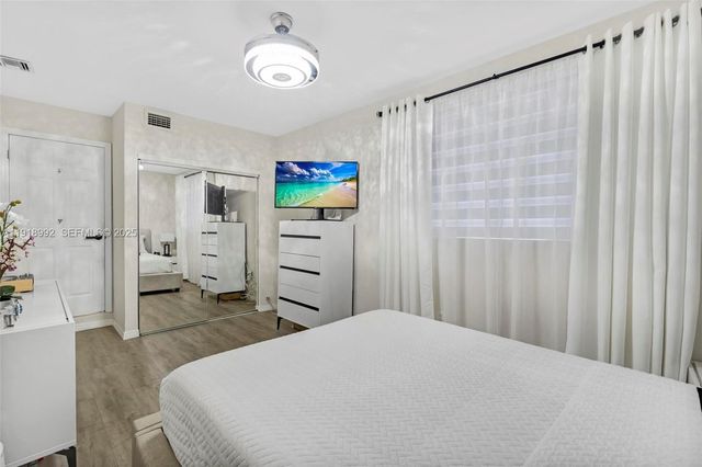 6951 Liberty St, Hollywood, FL 33024