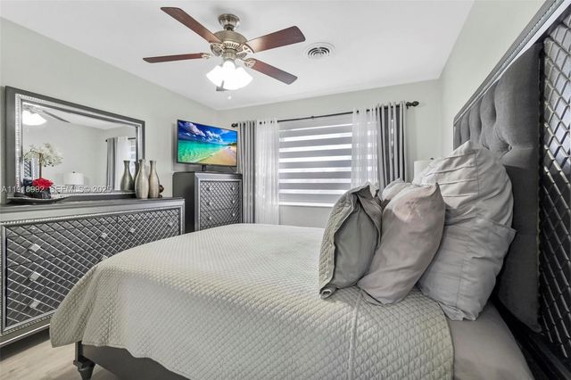 6951 Liberty St, Hollywood, FL 33024