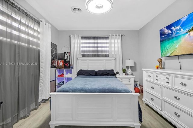 6951 Liberty St, Hollywood, FL 33024