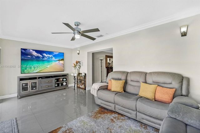 6951 Liberty St, Hollywood, FL 33024