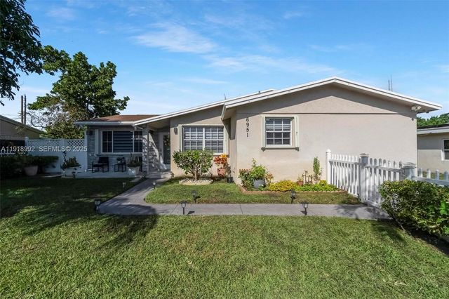 6951 Liberty St, Hollywood, FL 33024