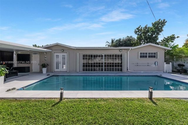 6951 Liberty St, Hollywood, FL 33024