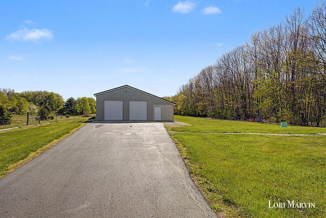 9872 N Amble Road, Winfield Twp, MI 49329