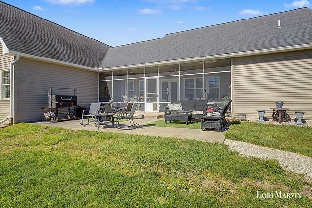 9872 N Amble Road, Winfield Twp, MI 49329