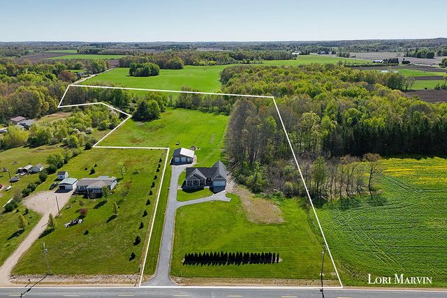 9872 N Amble Road, Winfield Twp, MI 49329