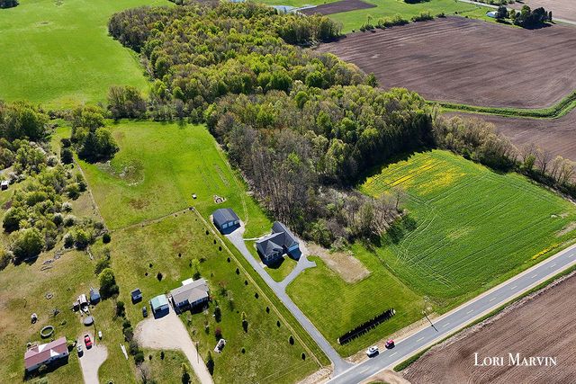 9872 N Amble Road, Winfield Twp, MI 49329