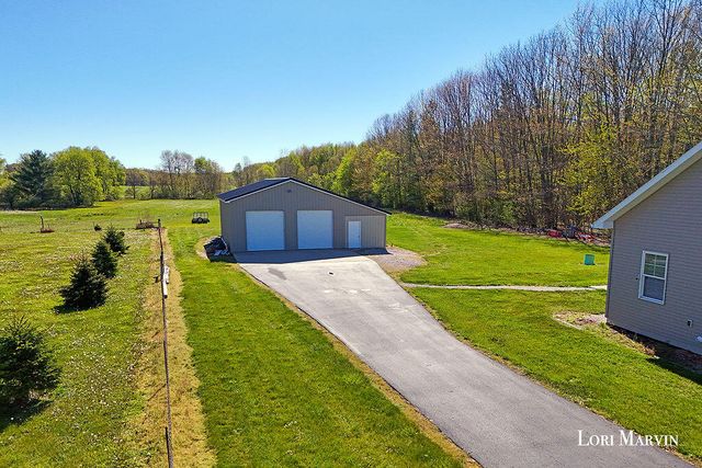 9872 N Amble Road, Winfield Twp, MI 49329