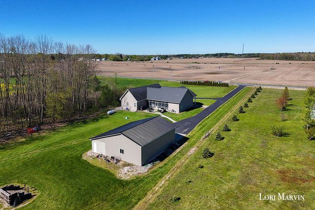 9872 N Amble Road, Winfield Twp, MI 49329