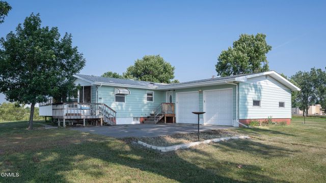 537 2nd Avenue SE, Beulah, ND 58523 property photo