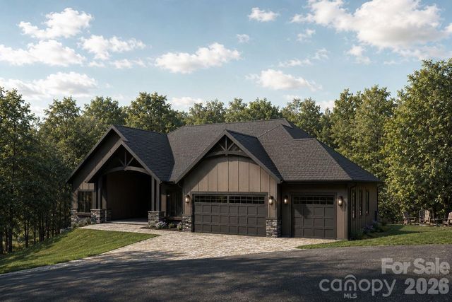 723 Ascension Valley 27, Horse Shoe, NC 28742
