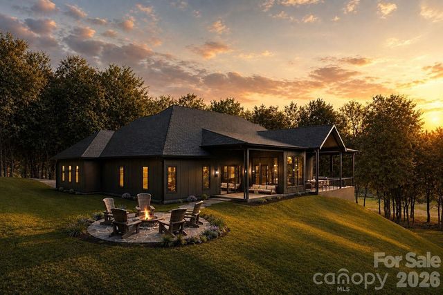 723 Ascension Valley 27, Horse Shoe, NC 28742