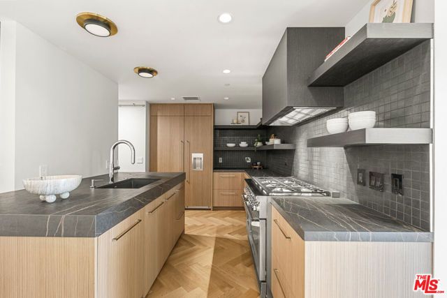 10375 Wilshire Boulevard 2F, Los Angeles, CA 90024