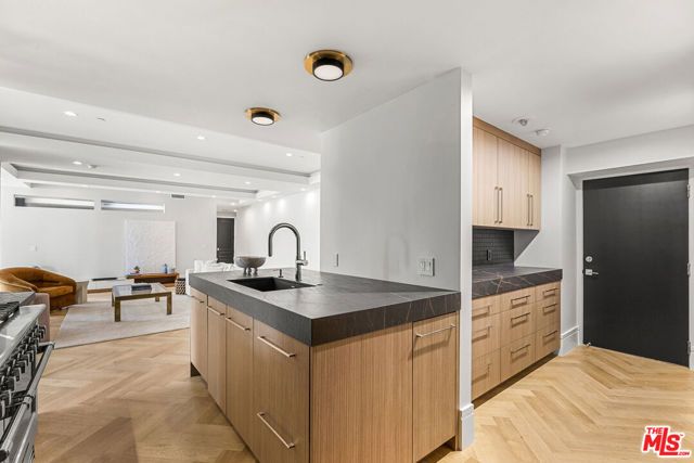 10375 Wilshire Boulevard 2F, Los Angeles, CA 90024