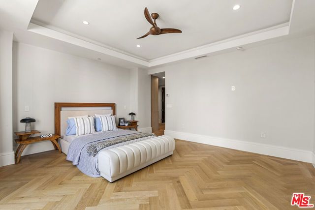 10375 Wilshire Boulevard 2F, Los Angeles, CA 90024