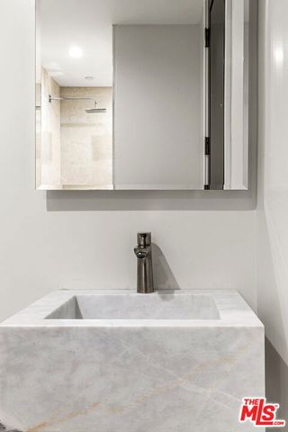 10375 Wilshire Boulevard 2F, Los Angeles, CA 90024