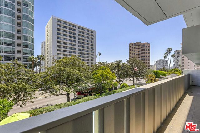 10375 Wilshire Boulevard 2F, Los Angeles, CA 90024