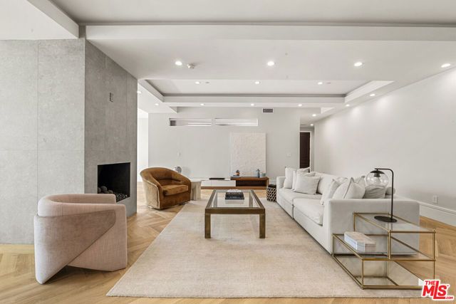 10375 Wilshire Boulevard 2F, Los Angeles, CA 90024