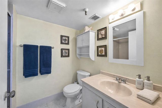 4570 NW 18th Avenue 604, Deerfield Beach, FL 33064