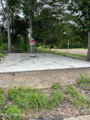 1612 W W. Capitol Street B Street, Jackson, MS 39203