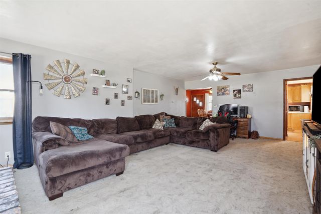 7212 La Porte Road, Washburn, IA 50702