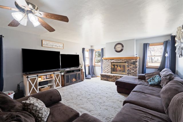 7212 La Porte Road, Washburn, IA 50702