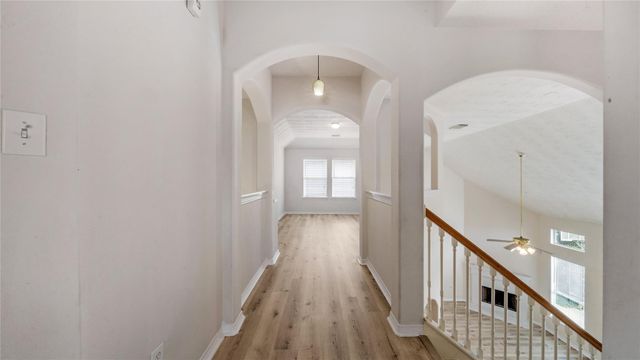 9219 E Lakeside Drive, Magnolia, TX 77354