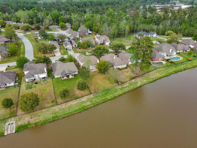 9219 E Lakeside Drive, Magnolia, TX 77354