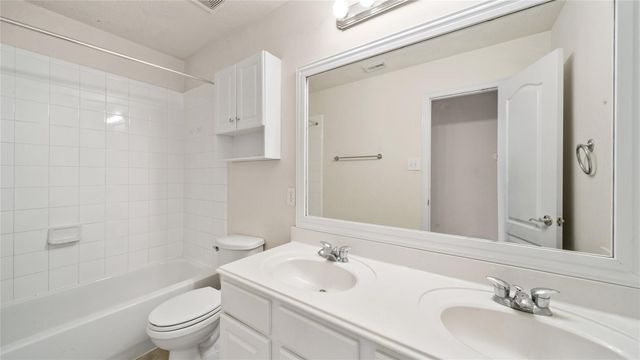 9219 E Lakeside Drive, Magnolia, TX 77354