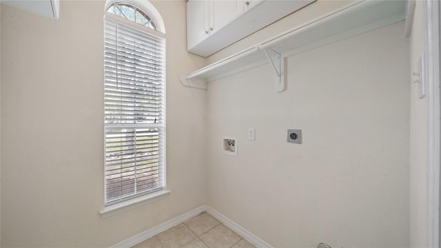 9219 E Lakeside Drive, Magnolia, TX 77354