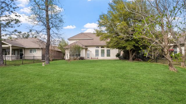 9219 E Lakeside Drive, Magnolia, TX 77354