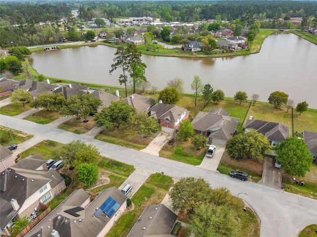 9219 E Lakeside Drive, Magnolia, TX 77354
