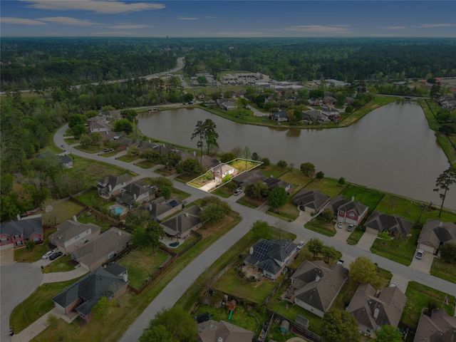 9219 E Lakeside Drive, Magnolia, TX 77354