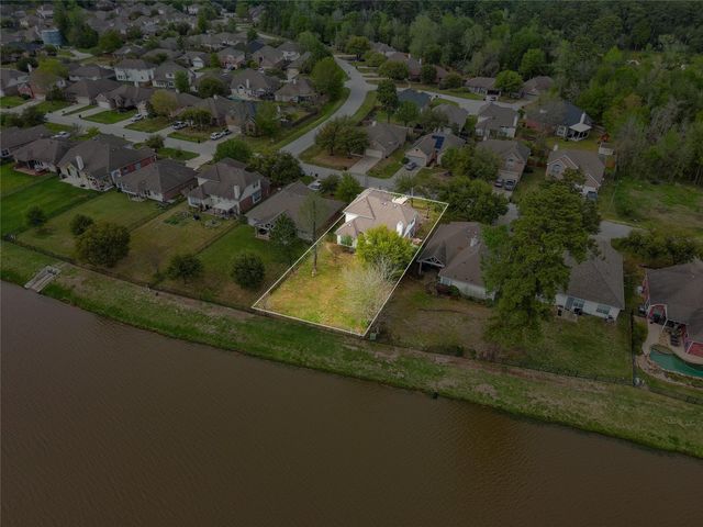 9219 E Lakeside Drive, Magnolia, TX 77354