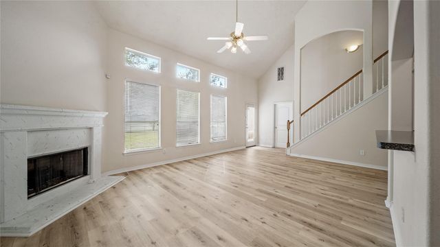 9219 E Lakeside Drive, Magnolia, TX 77354