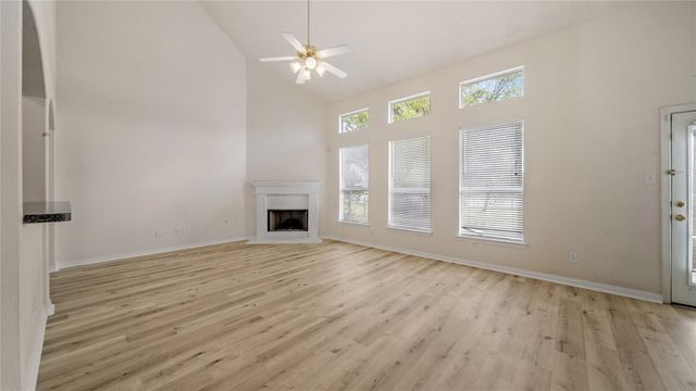 9219 E Lakeside Drive, Magnolia, TX 77354