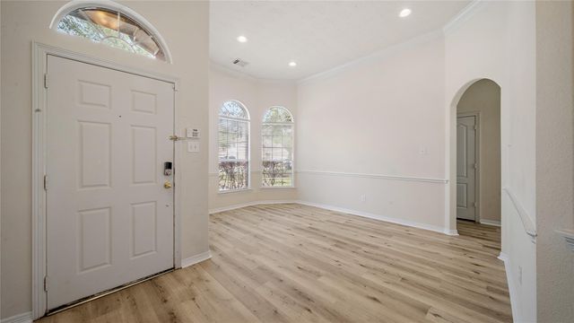 9219 E Lakeside Drive, Magnolia, TX 77354